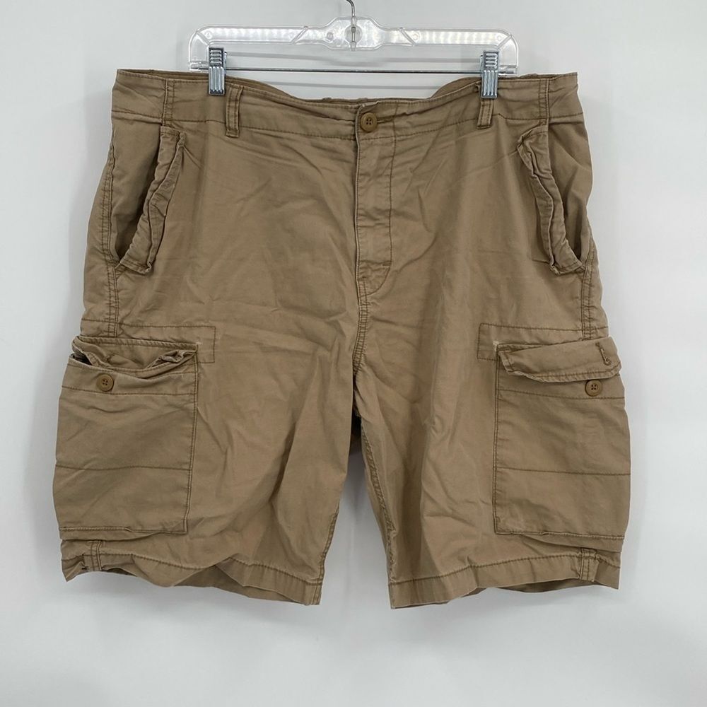 Old Navy Tan Cotton Cargo Shorts size 38 really 42/43 waist